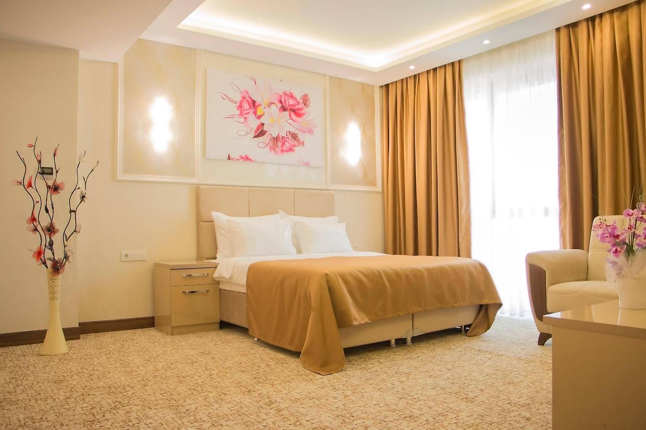 Goldhan Hotel Текидраг Екстериор снимка