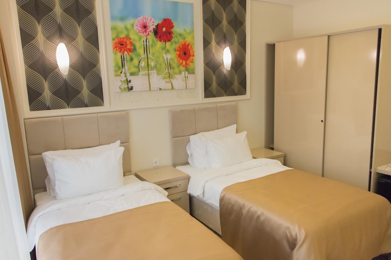 Goldhan Hotel Текидраг Екстериор снимка